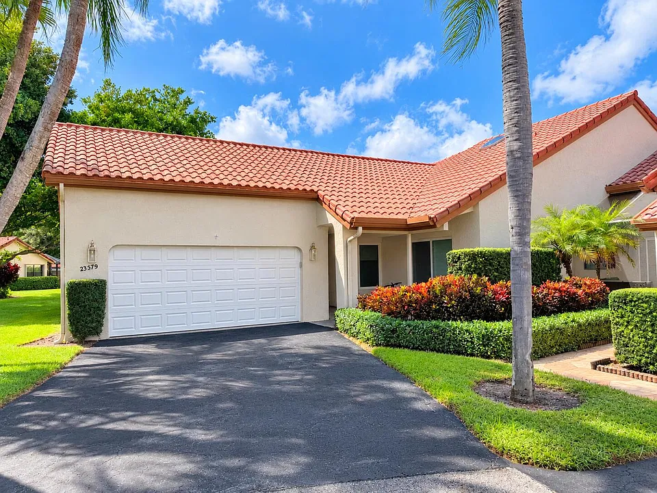 23379 Water Cir