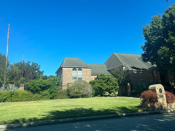 3rd image of 3318 Chapel Bend Dr