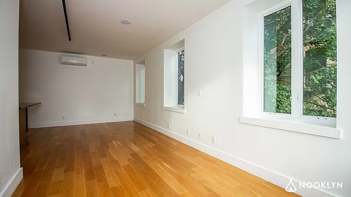 Rented by Nooklyn NYC LLC | media 19