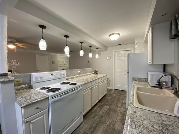 5th image of 1367 Elmbank Way