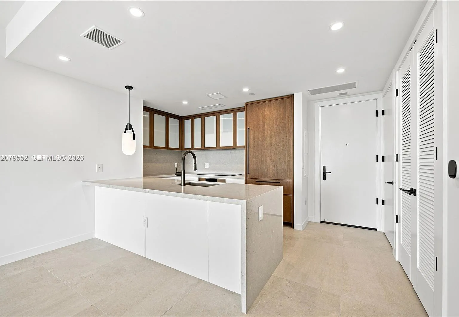 3 bed, 3.5 bath, 1470 sqft, $11,000 — Photo 1