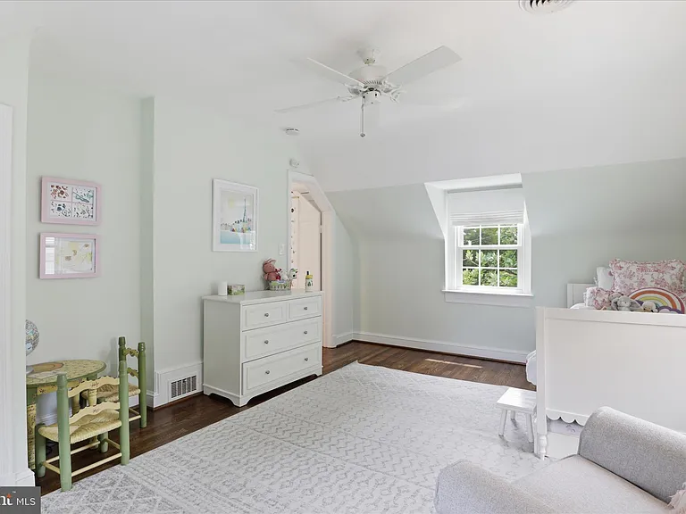 2316 N Stafford St — Photo 30
