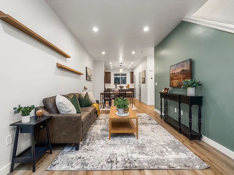 25 E Center St #54 — Photo 4
