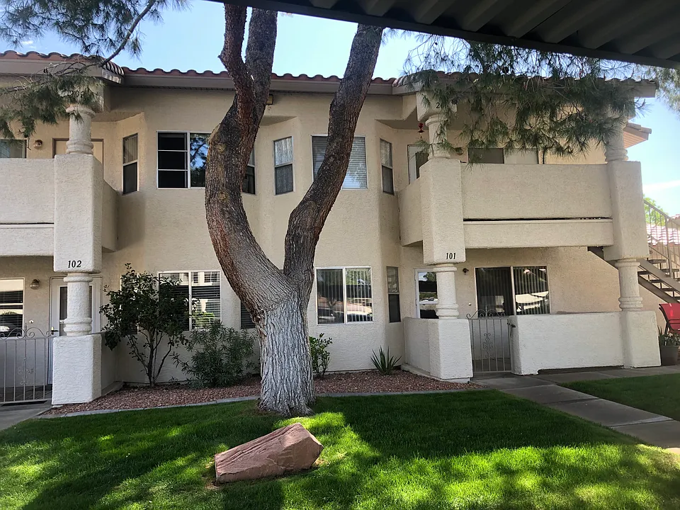 429 Mesa Blvd #101
