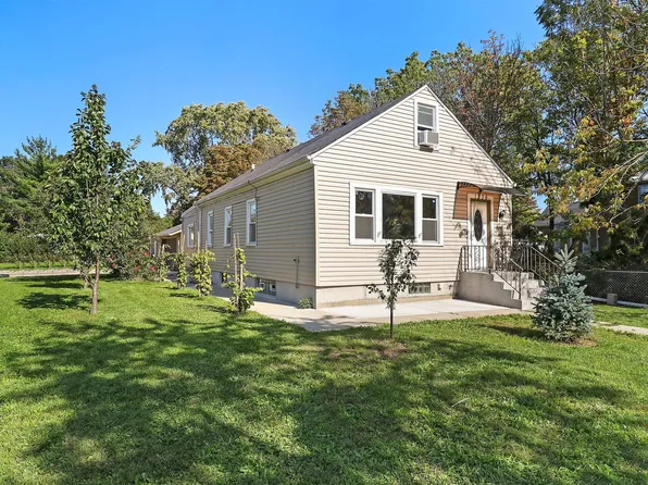 1336 E Lincoln Ave, Des Plaines, IL 60018