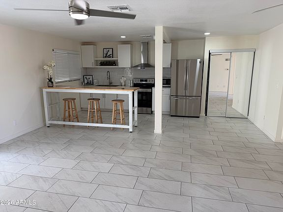 5th image of 632 W FORDHAM Drive