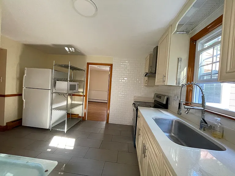 85 Langley Rd — Photo 6