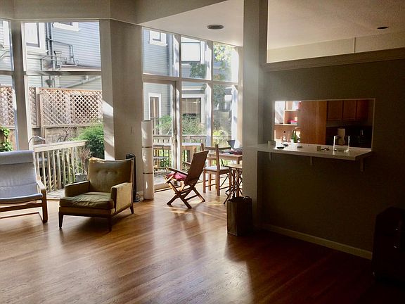 3rd image of 2645 Buchanan St APT 2