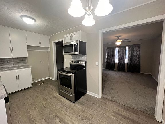 4th image of 1147 N Poplar Ave