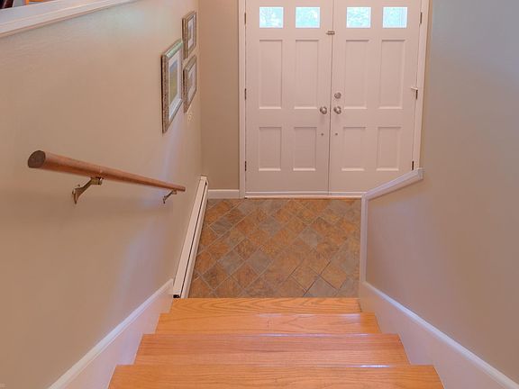 5th image of 1391 Locust Ave