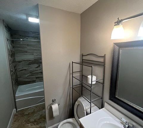 4th image of 200 Justice St
