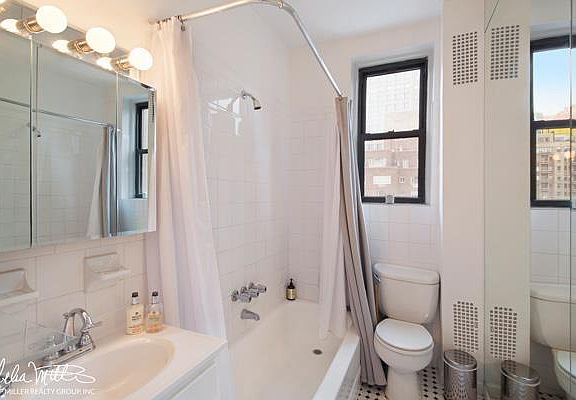 4th image of 701 Madison Ave #11C