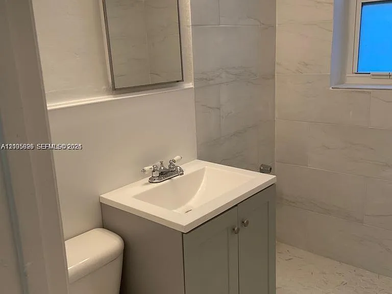 1995 Marseille Dr #5 — Photo 6