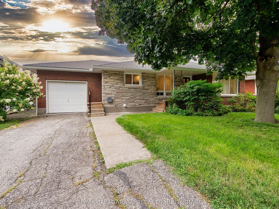 1st image of 15 Springbank Dr