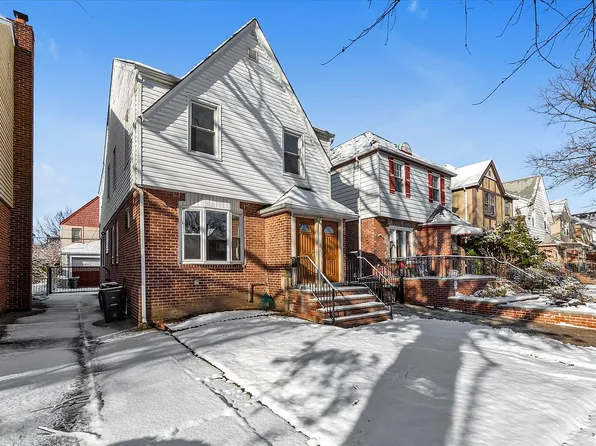 4532 Utopia Pkwy, Flushing, NY 11358