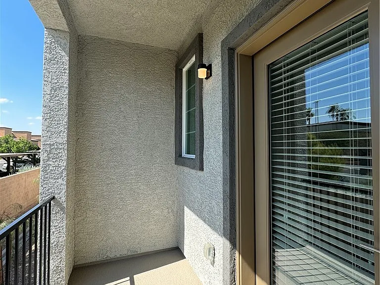 6181 Garden Crest St — Photo 25
