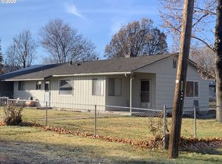 10200 S Grand View Dr, Island City, OR