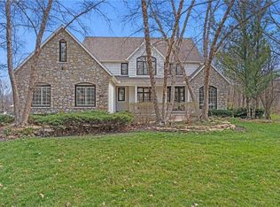 3101 Ironhorse Ct, Leawood, KS 66224