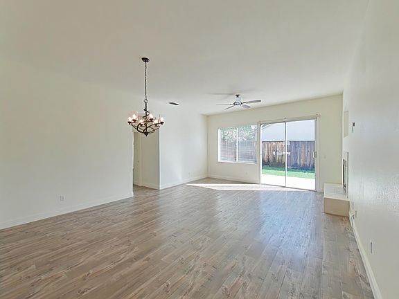 4th image of 385 Summer Grove Cir