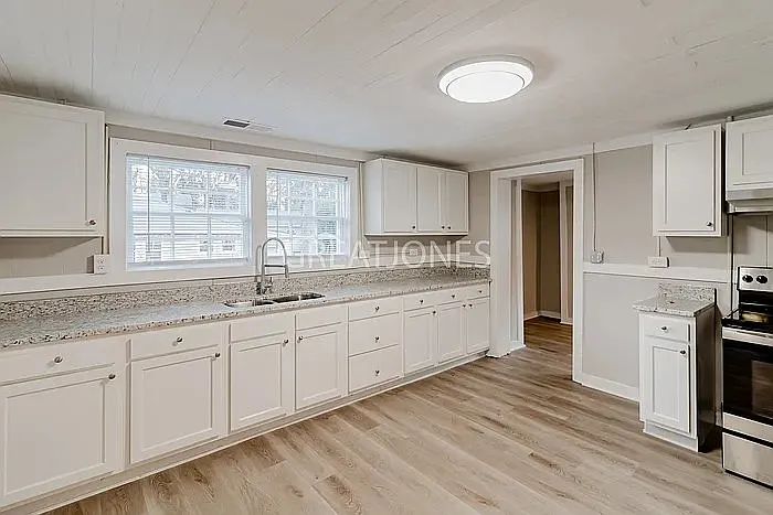 2 bed, 1.0 bath, 1057 sqft, $940 — Photo 2