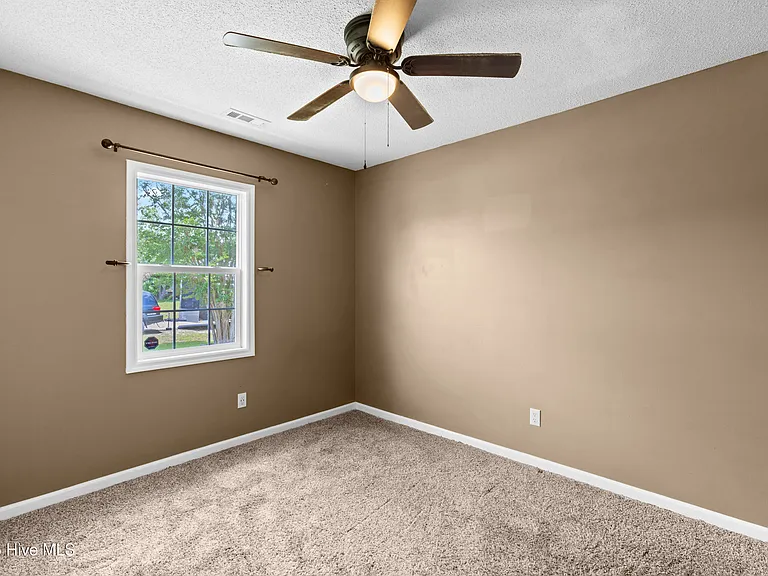 703 Covington Ct — Photo 15