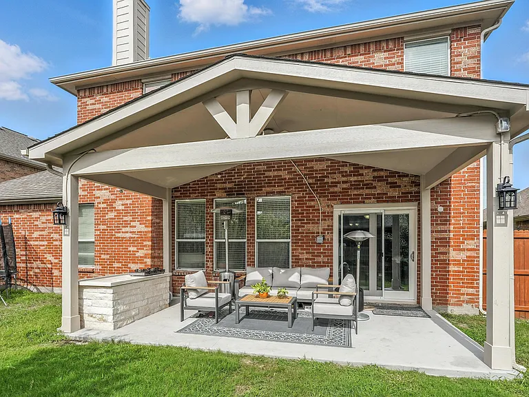 1141 Annalea Cove Dr — Photo 2