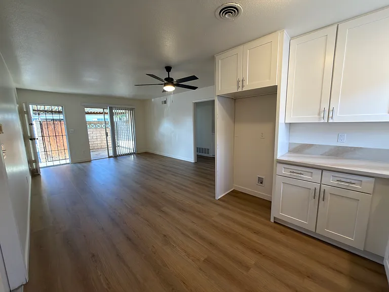 318 S Bedford Rd #318 — Photo 8