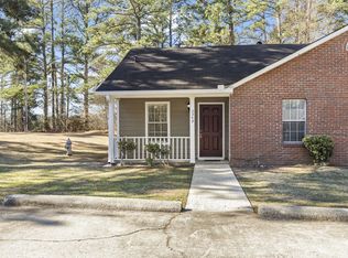 5549 Summer Ln, Atlanta, GA 30349