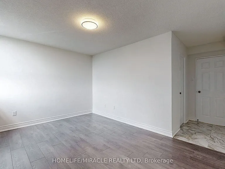 10 Tobermory Dr #1206 — Photo 22