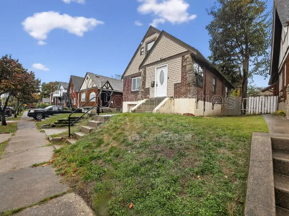 1818 Lawn Ave, Cincinnati, OH 45237