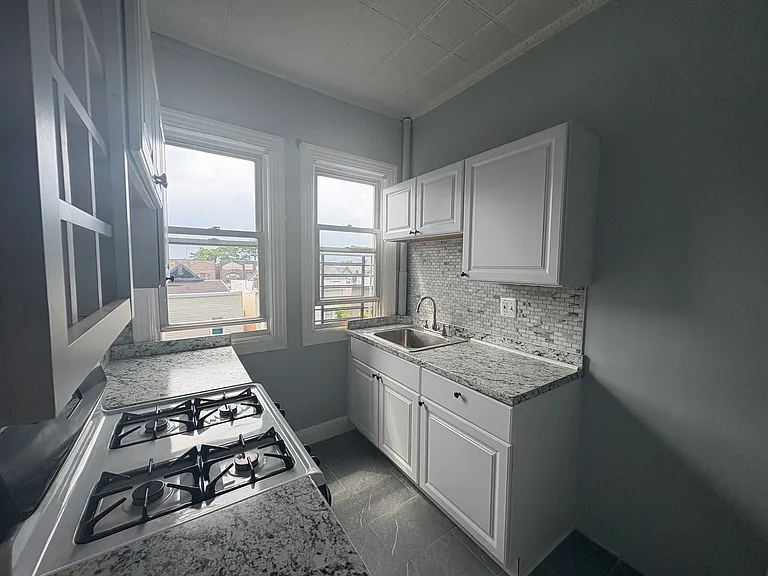 113 Garrison Ave — Photo 14