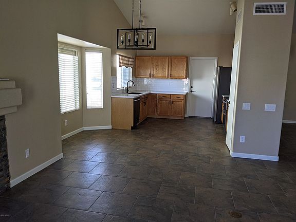 5th image of 2600 W Camino Del Grijalva