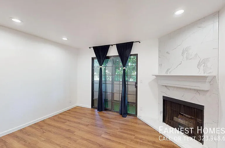10220 De Soto Ave #11 — Photo 3