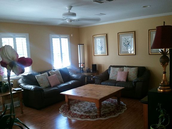3rd image of 140 Gregory Pl