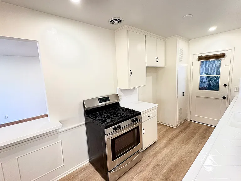1800 Calafia St #A — Photo 11