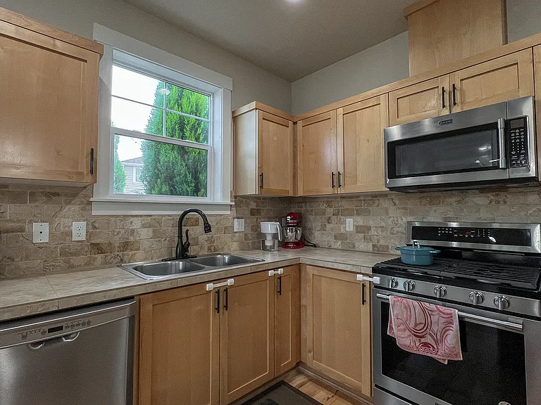 206 SW Marsuda Ter — Photo 13