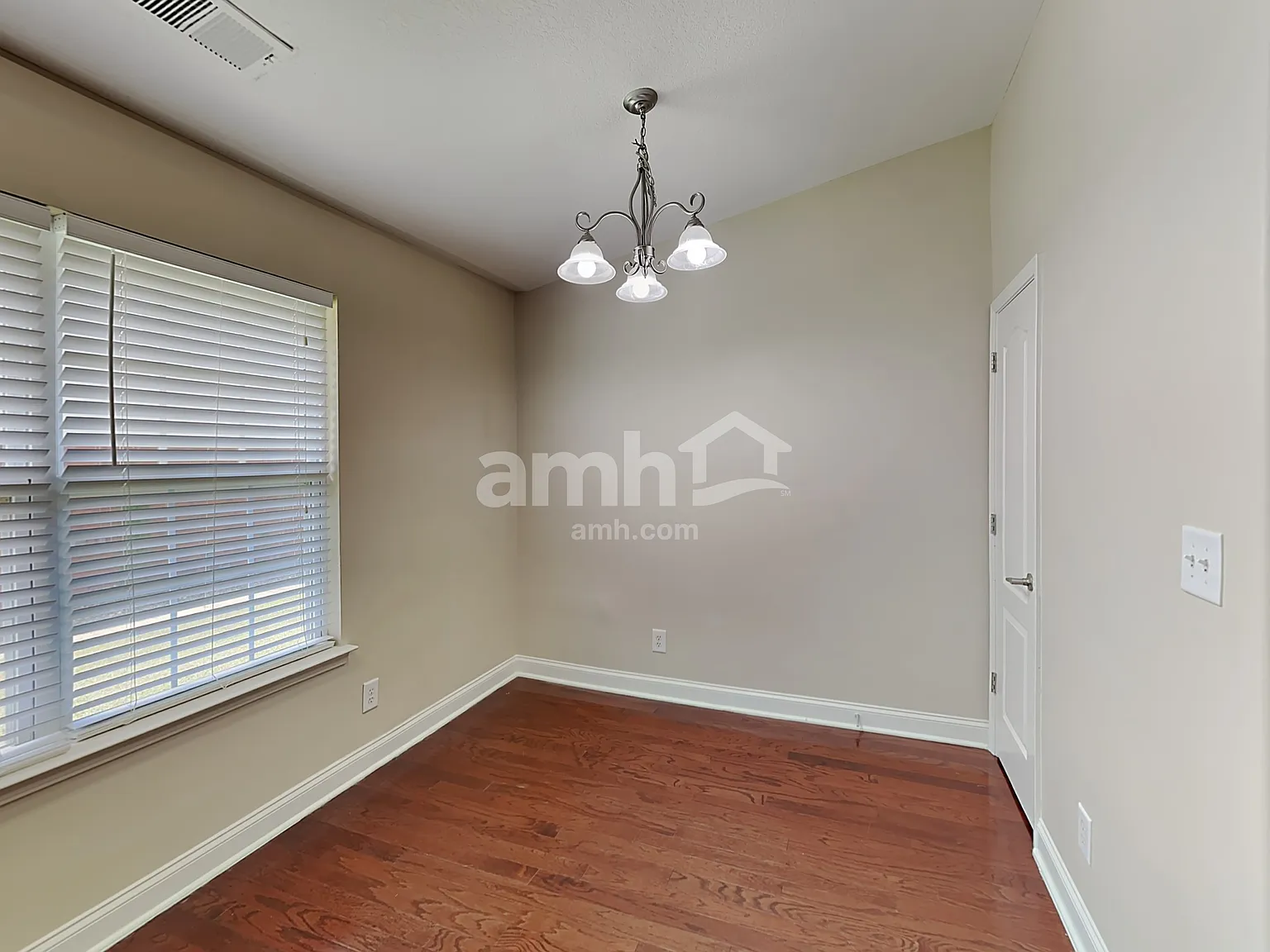 4 bed, 2.0 bath, 1903 sqft, $2,400 — Photo 4