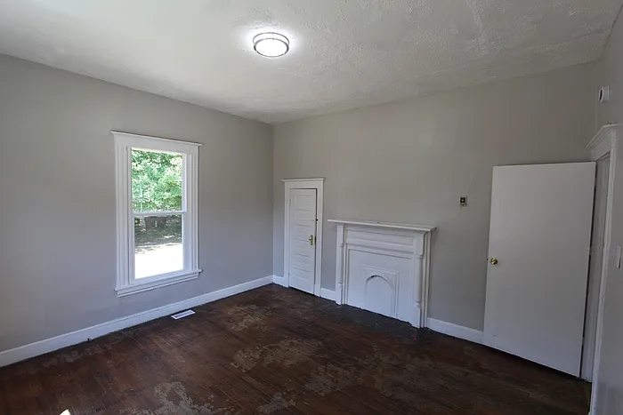 215 Stewart Ave — Photo 4