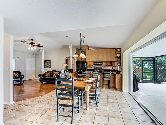 4th image of 33848 Picciola Dr