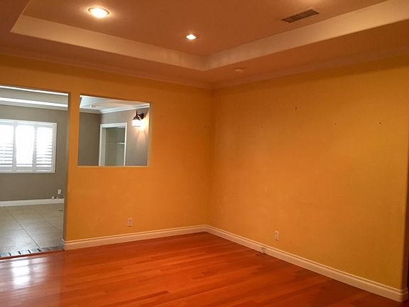ENTRY ROOM