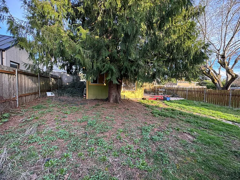 2216 SE 43rd Ave — Photo 23