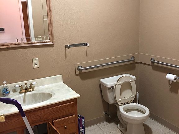 4th image of 206 N Division St #1