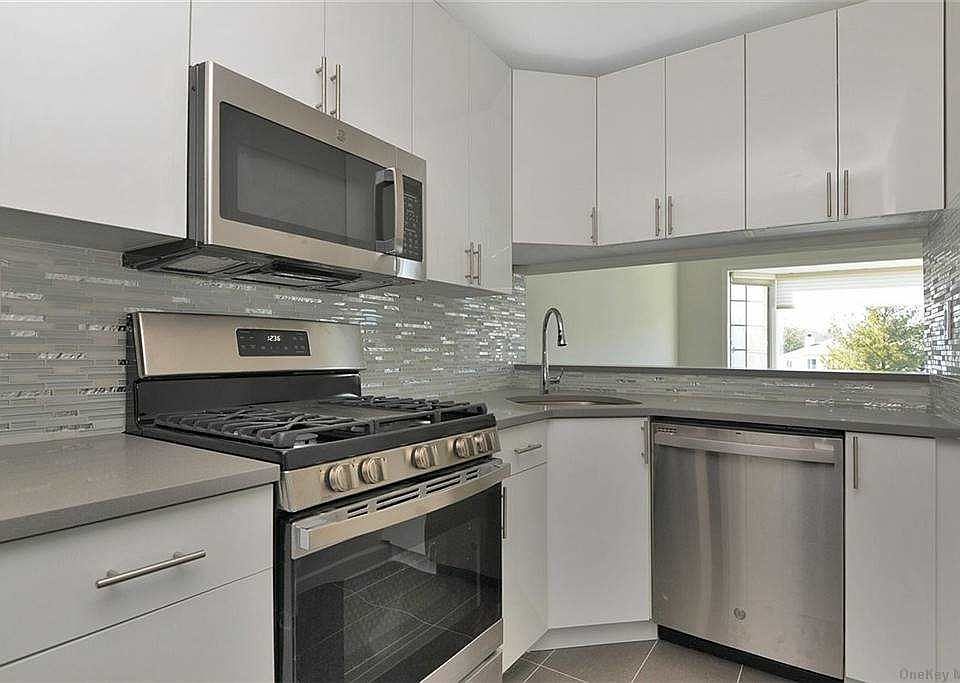 1st image of 24186 Oak Park Dr #91B