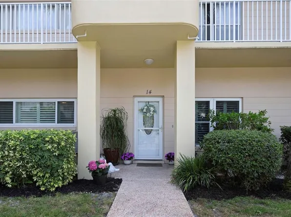 2021 Shangrila Dr APT 14, Clearwater, FL 33763