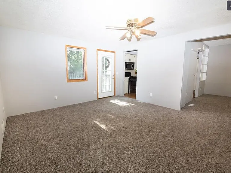 202 NW 3rd St — Photo 9