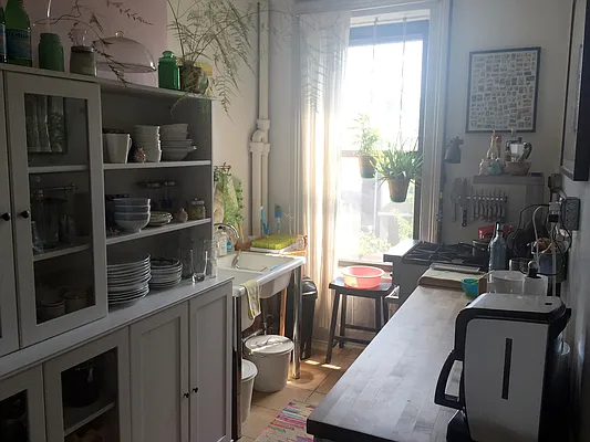 Rented by Tbshaw Realty Associates | media 19