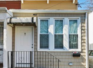 9 Valentine Pl, Glendale, NY 11385