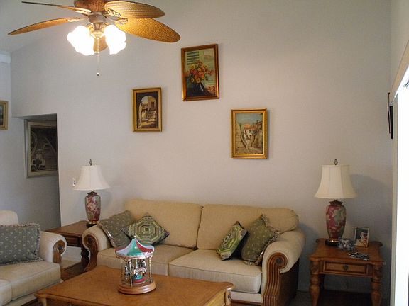 4th image of 2906 SW 38th Ter