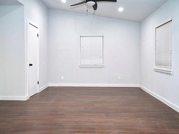 2nd image of 1009 Grande Dr