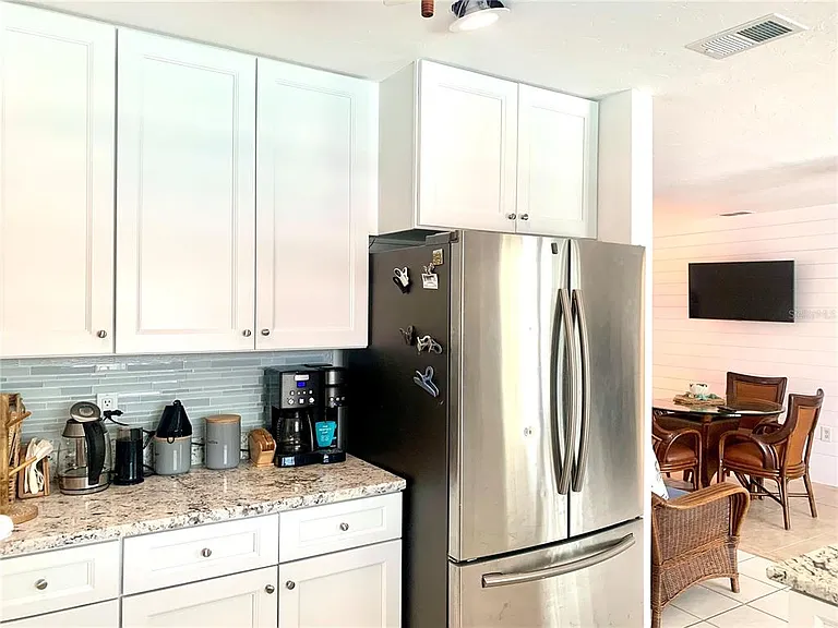1714 Meadowood St — Photo 36